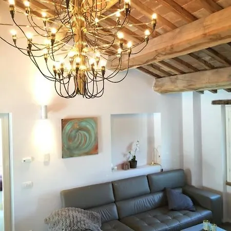 The Cherry House, Monterosa Appartement *