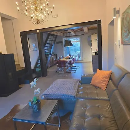 The Cherry House, Monterosa Appartement *